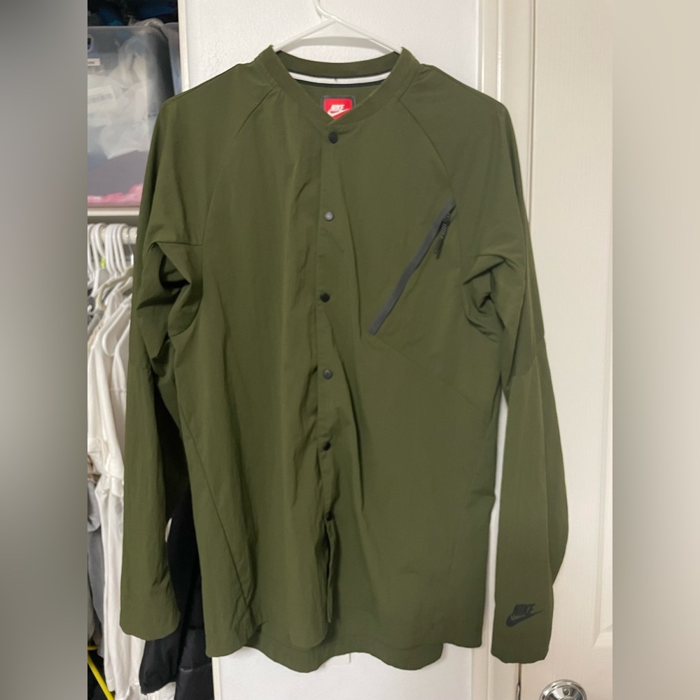 Nike Water Resistant Olive Green Button-Up Wind Jacket Men’s Small